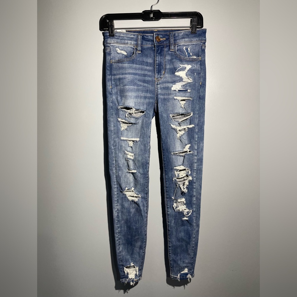 American Eagle Distressed Blue Jeans